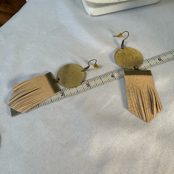 Three pairs of boho casual chic earrings - Picture 8 of 11